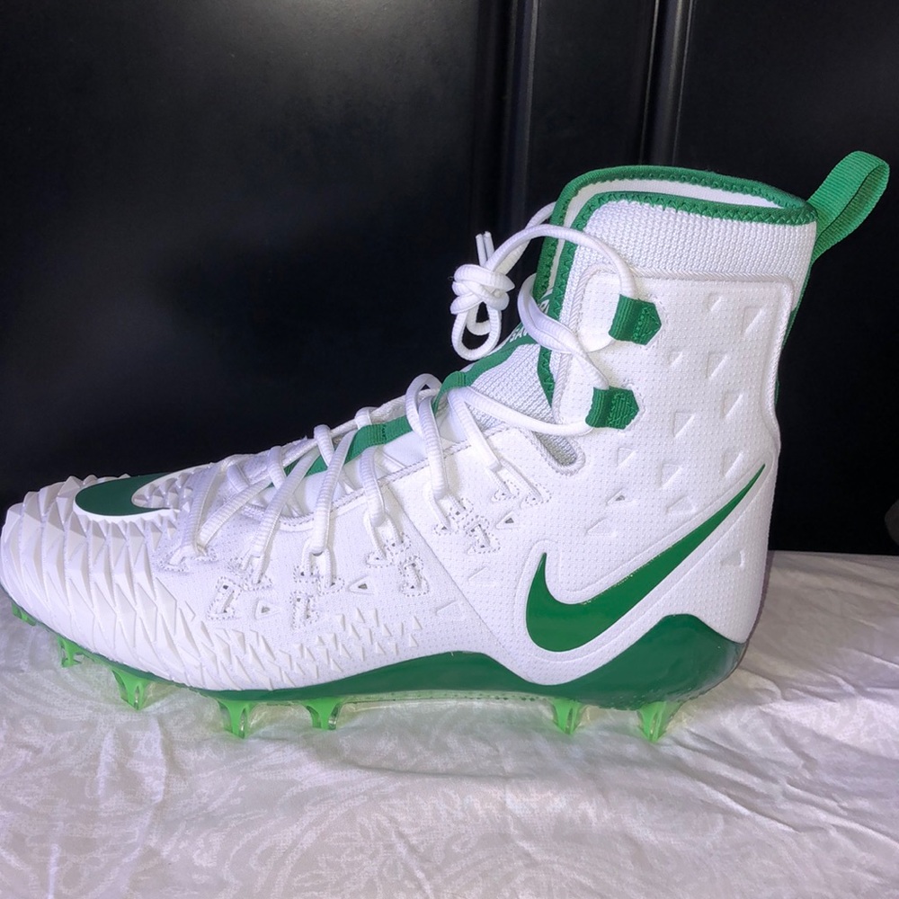NWOT Nike force savage cleats